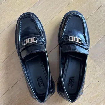 ZARA 로퍼