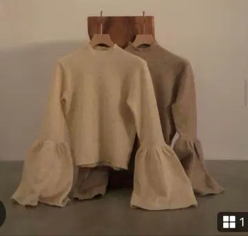 flare sleeve warm knit beige