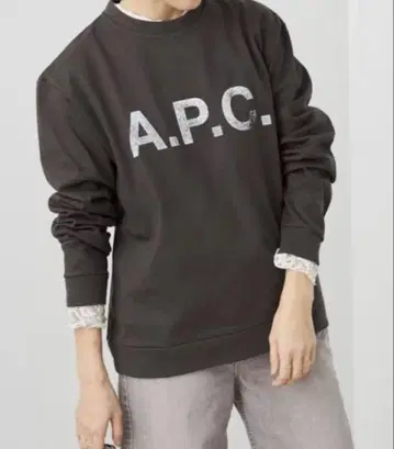 IENA A.P.C/아페쎄 별주 로고 프린트 쭈리 롱 슬리브 셔츠