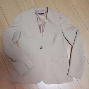 a.v.v 베이지 노카라 자켓 M 사이즈