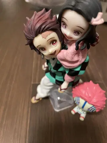 탄지로와 네즈코 피규어 세트