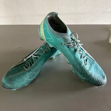 파랑 축구화 스파이크 US 8.5