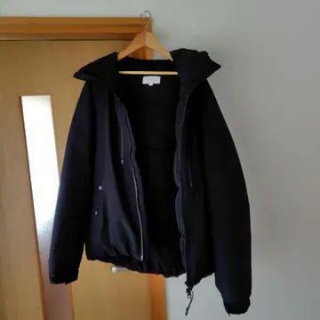 Lazar 블랙 다운 자켓 L 사이즈