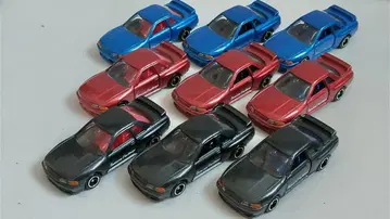 토미카 조립 공장 스카이라인 GT-R BNR32 9대 세트