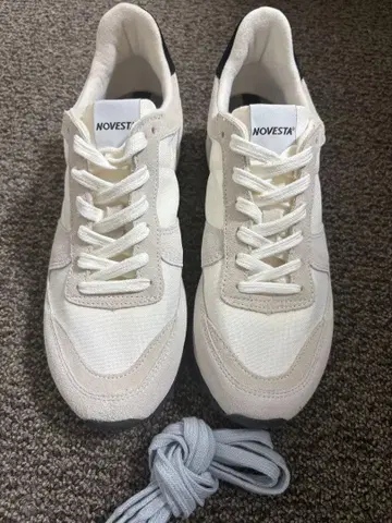 NOVESTA 화이트 러닝화 EU38