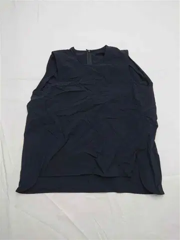 파시오네 네이비 슬리브리스 셔츠 뒷면 지퍼 38
