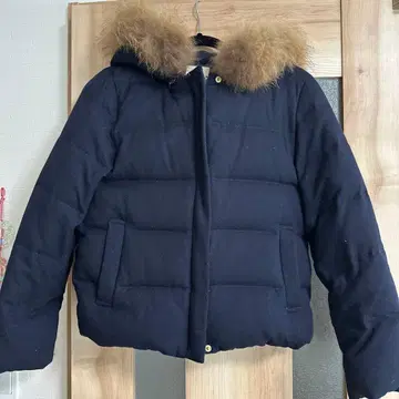 카 khaju 네이비 퍼 트리밍 숏 다운