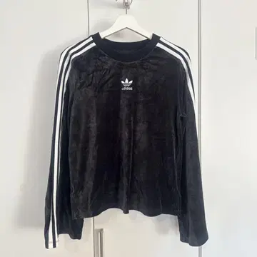 adidas originals 벨벳 소재 스트라이프 트레이닝복