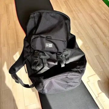 뉴에라 블랙 백팩