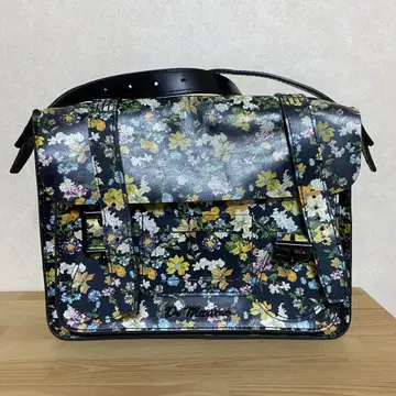 Dr.Martens 사첼백 11인치 숄더백