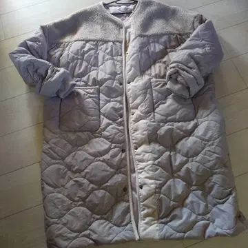 새상품급 아주 넉넉한 퀼팅 롱 자켓 베이지 보아 옷깃