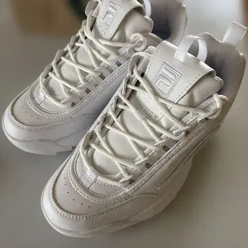 FILA 화이트 스니커즈 24.0cm