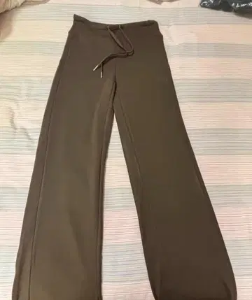 브라운 드로우 스트링 슬랙스