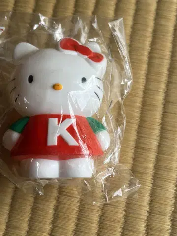헬로키티 피규어 저금통