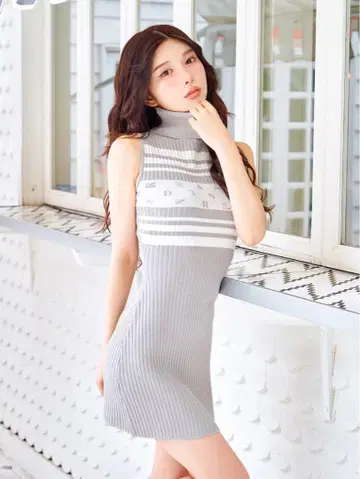 Darich 랜덤 로고 하이넥 원피스