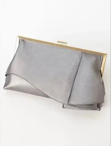 Aimer Acret의 플레 어택 클러치 백