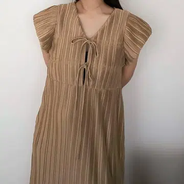 yui 콜라보 전후 2way 플리츠 원피스 고베 레터스