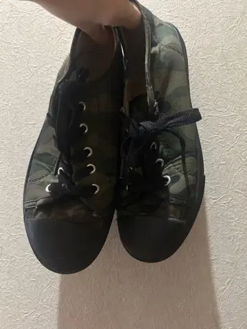 카모 패턴 스니커즈