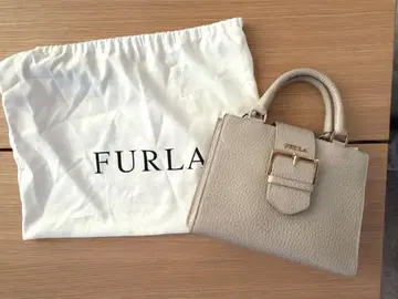 FURLA 베이지 가죽 핸드백 수납 가방 포함
