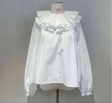시뉴 cygne 플리츠 칼라 블라우스 lea 레어 화이트