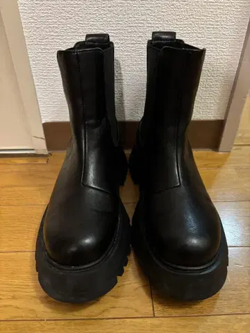 moussy 블랙 사이드 고어 부츠 통굽