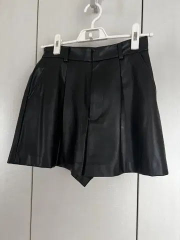 sheller 셰리에 가죽 숏팬츠