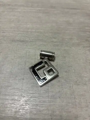 코란토츠테 TAO 탑 실버X블랙