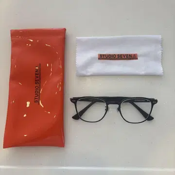 Zoff x STUDIO SEVEN 콜라보 안경