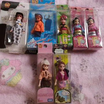 리카짱 인형 스트랩 세트 (다양한 의상)