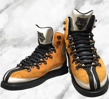 오니츠카 타이거 레어 오렌지 스웨이드 스니커즈