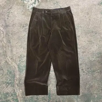 다크 브라운 플리츠 슬랙스