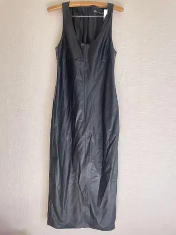 ZARA 레더풍 원피스 슬리브리스 블랙 슬릿 있음 M