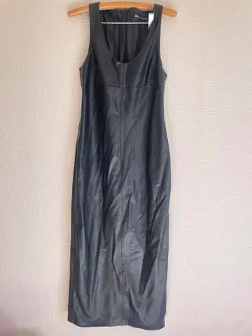 ZARA 레더풍 원피스 슬리브리스 블랙 슬릿 있음 M