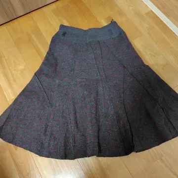 SONIA 도트 무늬 플레어 스커트