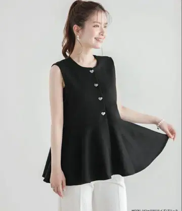 핏모어 블랙 플레어 실루엣 페플럼 지레 하트 버튼 베스트