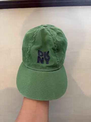 DKNY 그린 컬러 야구 모자