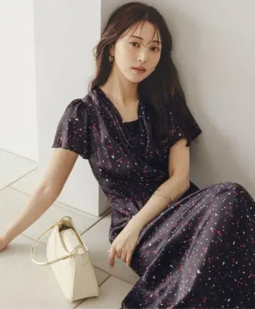 아푸이저 리쉬 체리 프린트 카슈쿨 원피스 하자품
