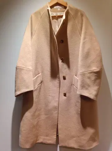 DRESSTERRIOR 베이지 롱 코트