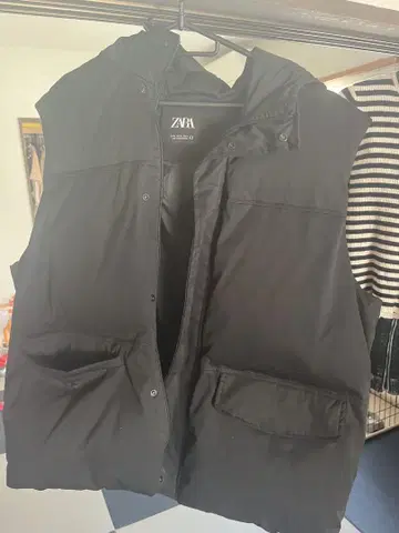 ZARA 블랙 다운 베스트
