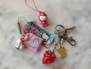미사용 헬로키티 키링 스트랩 세트 한정판 키티 딸기