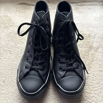 CONVERSE ALL STAR 블랙 하이컷 스니커즈