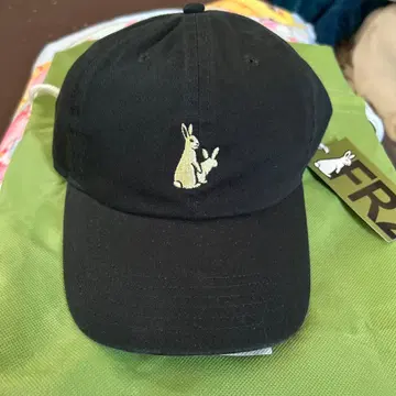 FR2 블랙 토끼 자수 캡