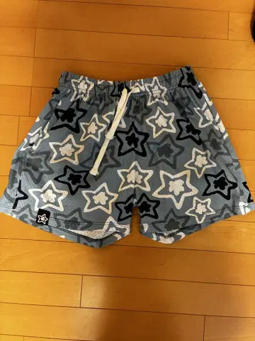 스타 팀 숏팬츠