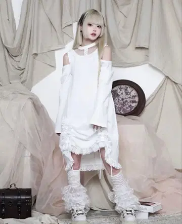 ililil  롱T Gallant long T-shirt