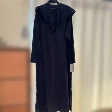 마차트 프릴 긴팔 네이비 다크 네이비 원피스