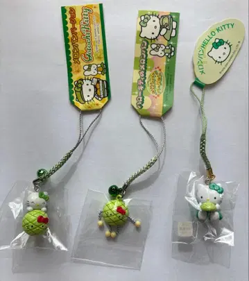 헬로키티 지역 한정 멜론빵 버전 스트랩 3개