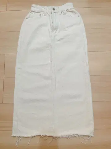 titivate 타이트 스커트 화이트