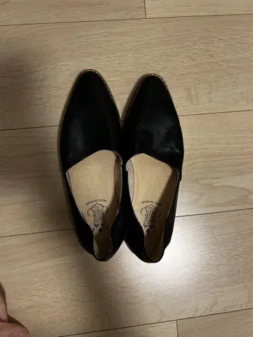 블랙 가죽 로퍼