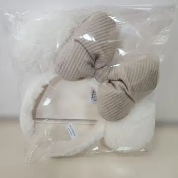 새상품 디즈니 머리띠 리본 겨울 보아 화이트 미니