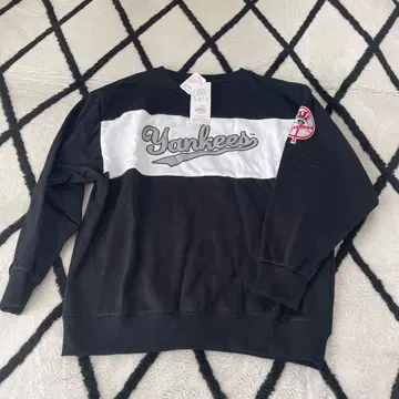 새상품 Yankees 트레이닝복 L 사이즈 블랙/화이트
